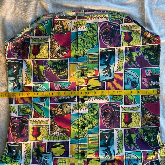 Unique Vintage x Universal Monsters Hawaii Print Button Down Shirt Men's L 10-12 - Picture 8 of 14